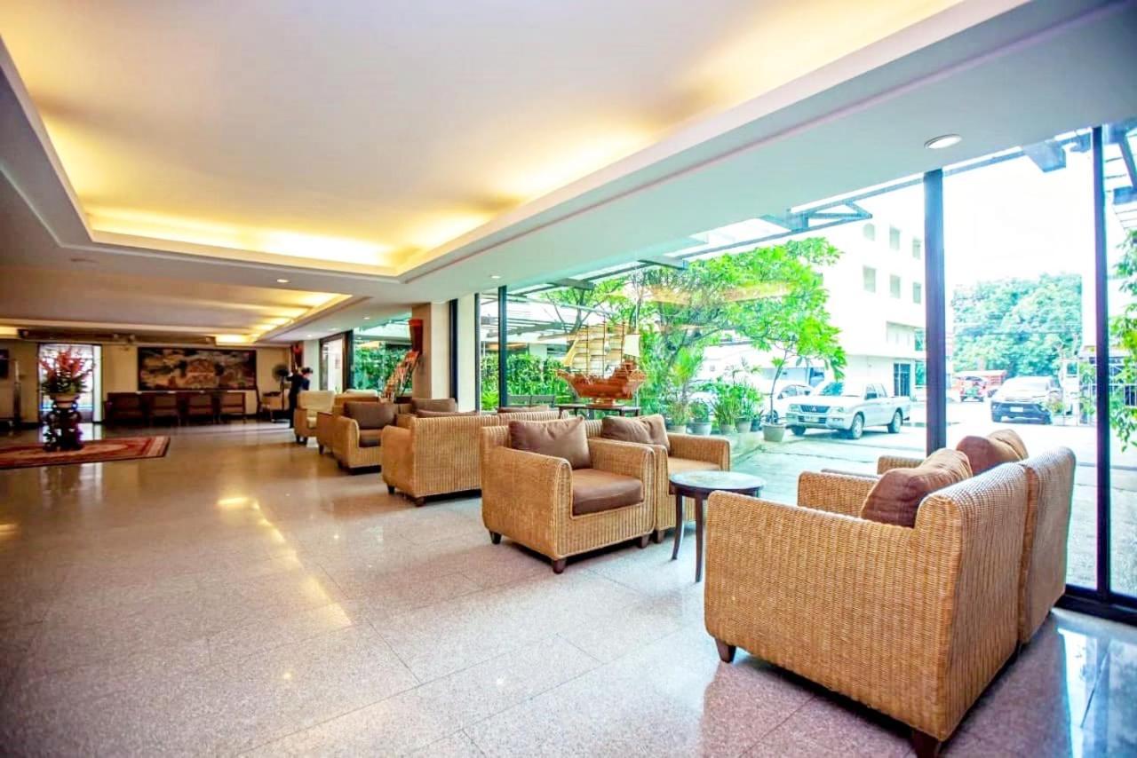 Royal Panerai Hotel Chiangmai Chiang Mai Exterior photo